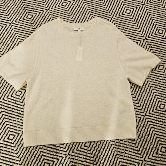 NWT Pristine Banana Republic Soft Cream 100% Cashmere Sweater- Size M - Picture 1 of 10